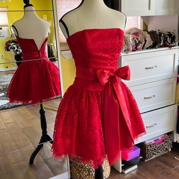 Jessica McClintock fitted Cherry red party dress - size 4 juniors ***runs small - Picture 1 of 13